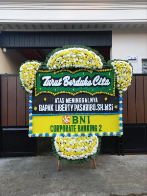 Papan Bunga Duka di Girian Weru Satu